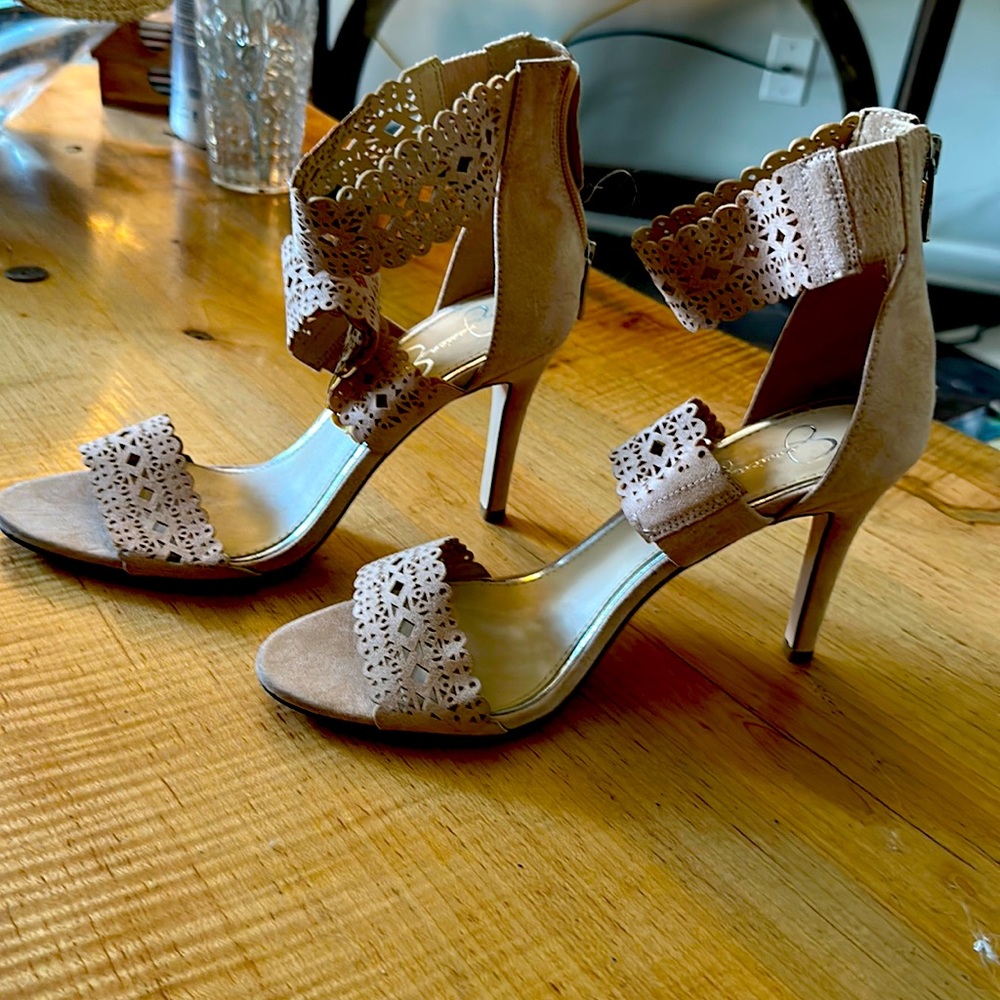 Jessica Simpson nude high heel